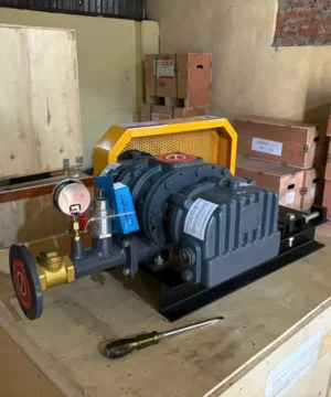Máy Sục Khí Root Perotac RL50-4kW Chính Hãng Đài Loan 7 Máy thổi khí ROOT Perotac với đồng hồ áp suất và đường ống - Đài Loan