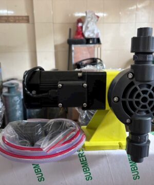 Bơm Định Lượng Aquaris JBB100/0.4T - 60W Chính Hãng Italy 7 Bơm định lượng dòng Aquaris JBB với đầu bơm, động cơ và bộ ống đi kèm
